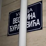 Kvart Thousand Roses *