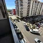 Kvart Thousand Roses *