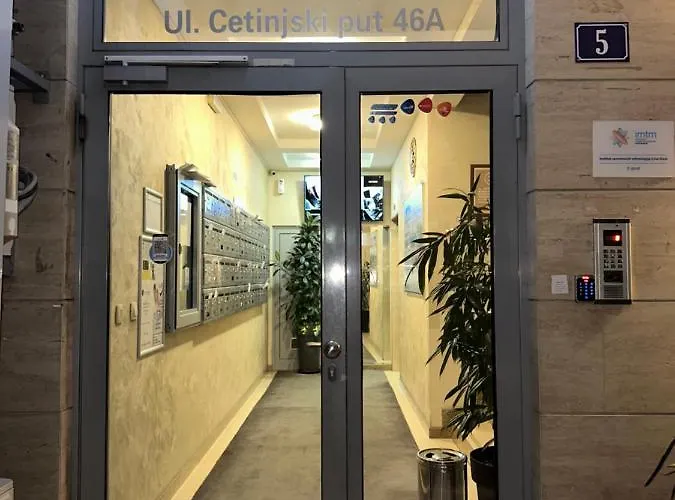 Kvart Thousand Roses * Podgorica