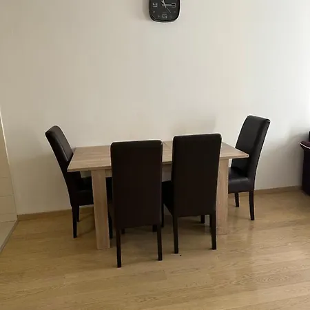 Kvart Thousand Roses Podgorica