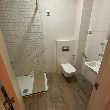 Kvart Thousand Roses Apartament *