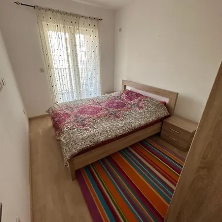 Apartment Thousand Roses