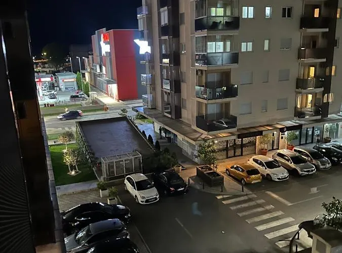 Kvart Thousand Roses * Podgorica